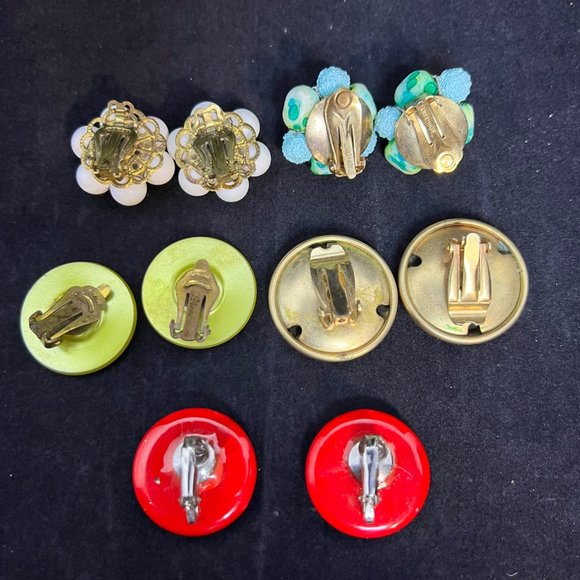 Lot of 5 Gold Tone Clip On Button/Cluster Earrings (3541) - Picture 7 of 7